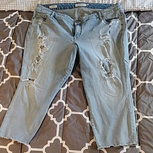 Torrid distressed skinny capris w/rhinestones